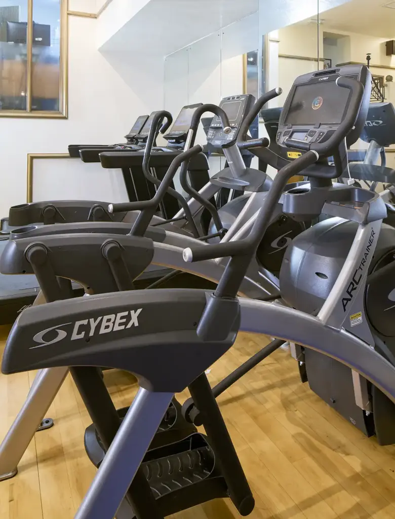 Picture of gym equipment in The Aquilla Health and fitness